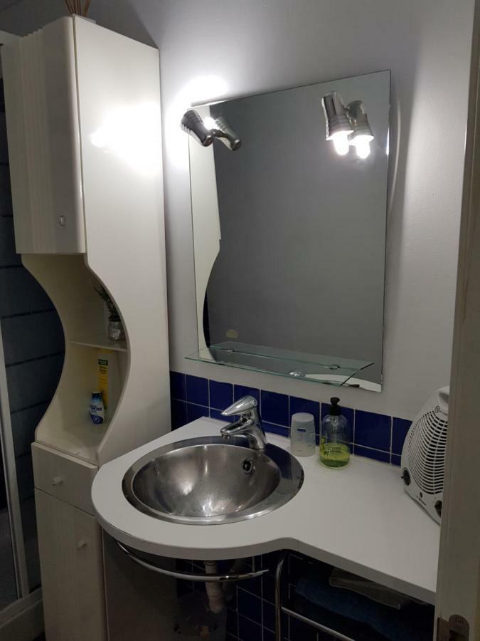 Habitacion Privada A 1500 Metros De La Playa Apartment บาเลนเซีย ภายนอก รูปภาพ
